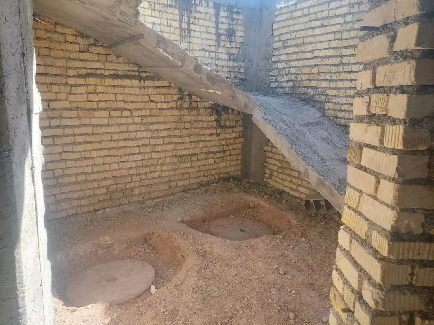 خانه نیمه کاره. مزدک آقا شفیع ۹۰متری