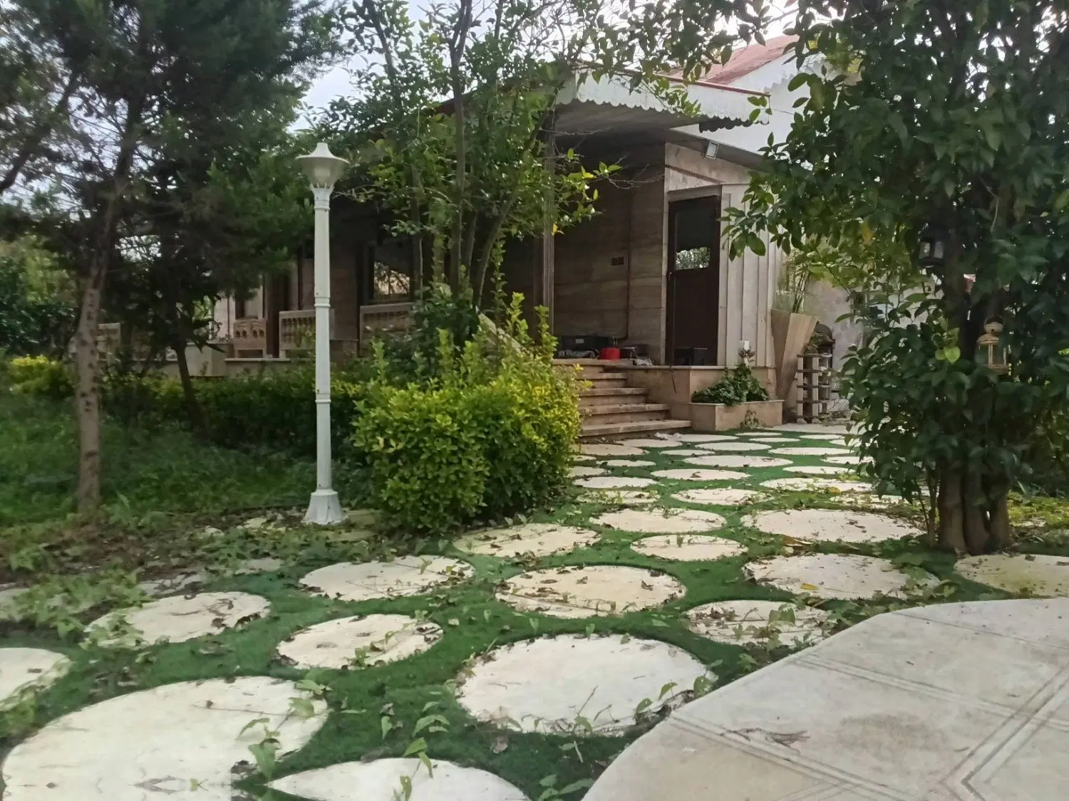 فروش مستقیم باغ‌ویلای سنددار ۱۶۰۰ متری