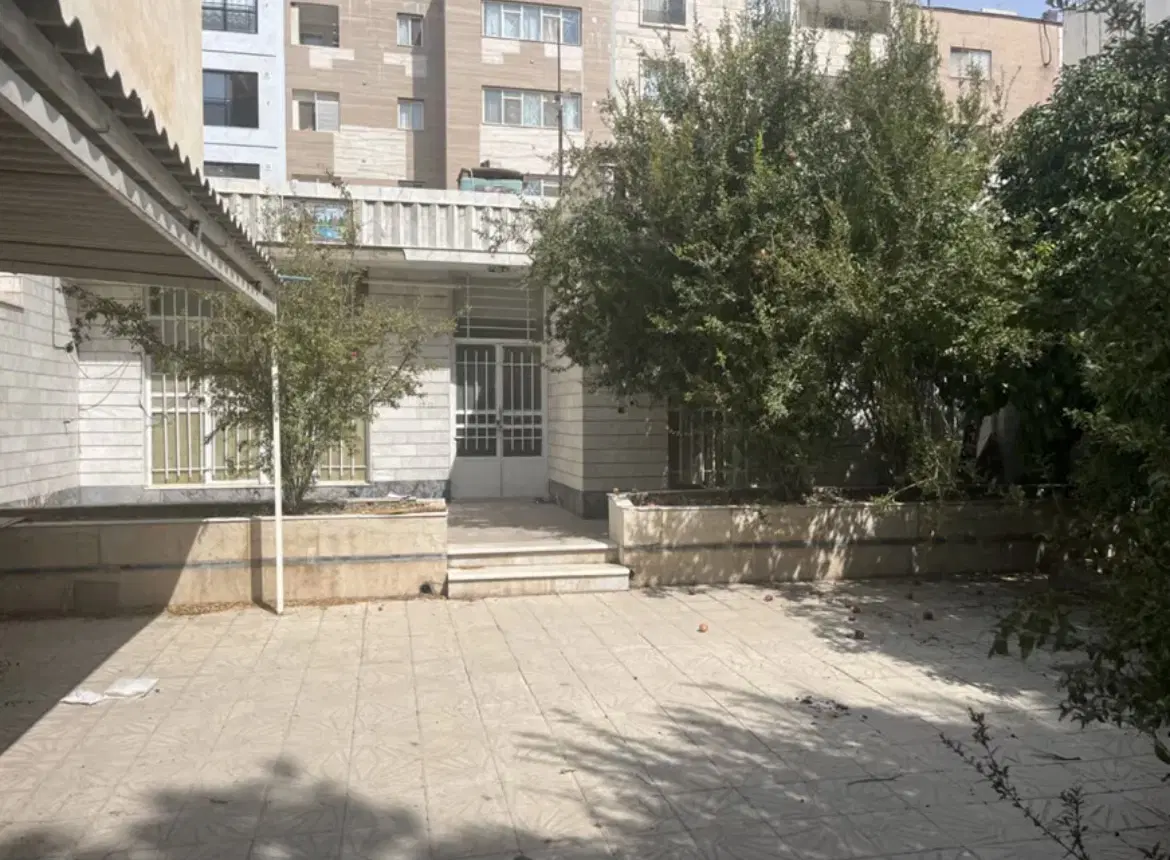 فروش ۳۰۰ متر کلنگی