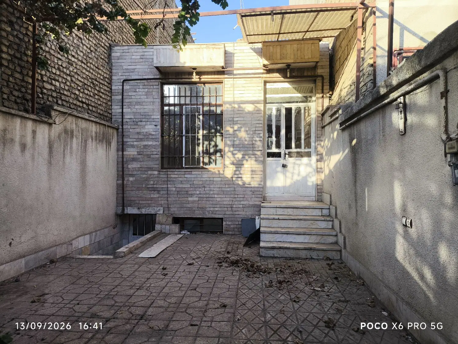 ویلایی دربست