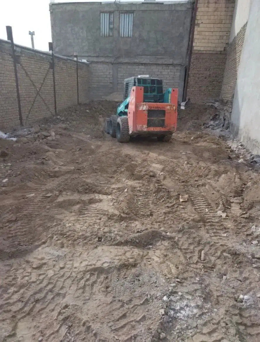 زمین مسکونی در گیلوران جفت باغ نو