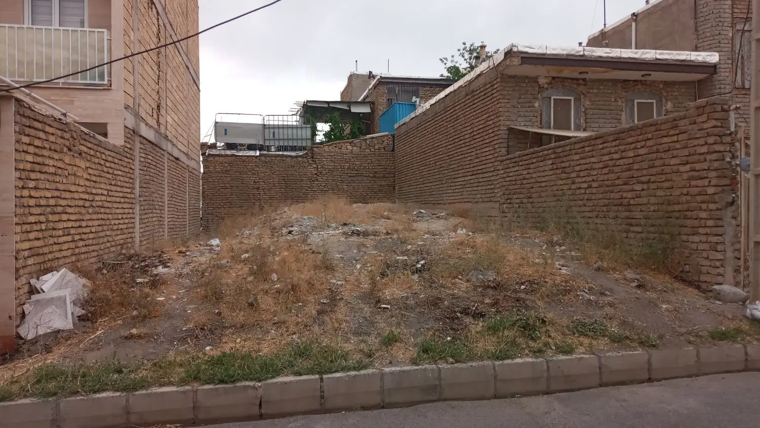 زمین مسکونی