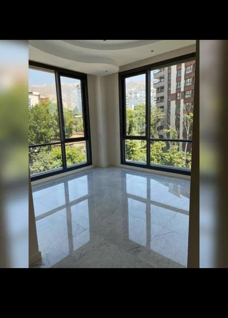 ۱۱۰متر نوساز دسترسی عالی وسط شهر