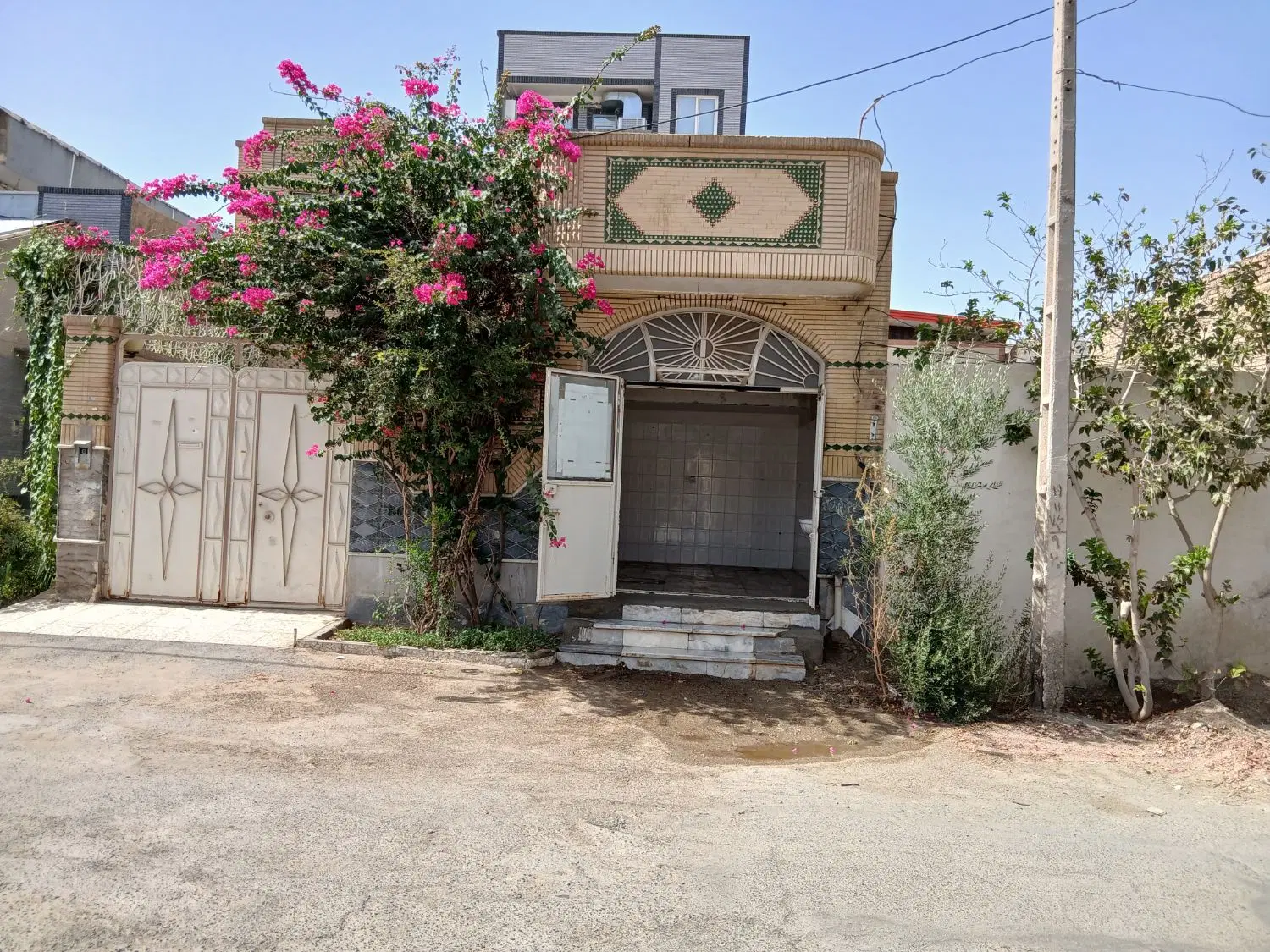 اجاره مغازه تجاری با متراژ حدود ۱۵ متر