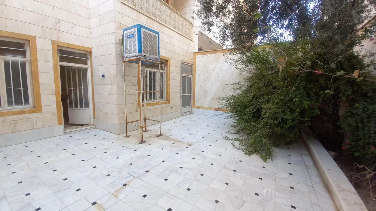 منزل اجاره ای همکف