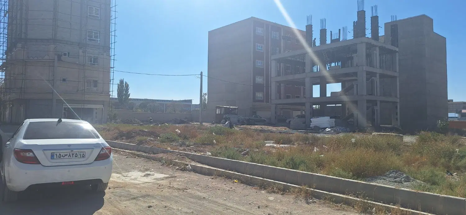 زمین ۱۷۸ متر نبش