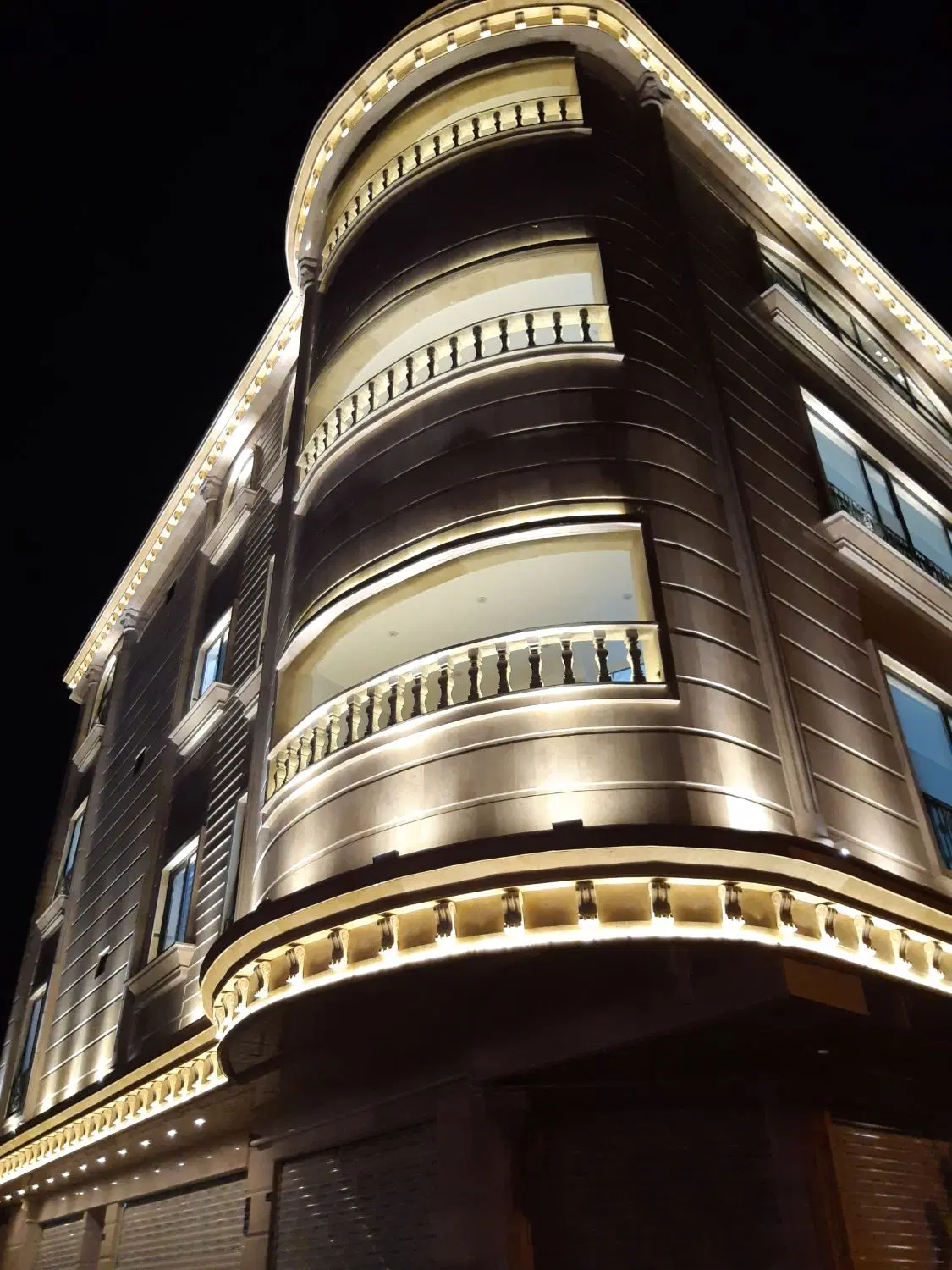 آپارتمان ۱۴۵ متر دو خواب مفتح غربی