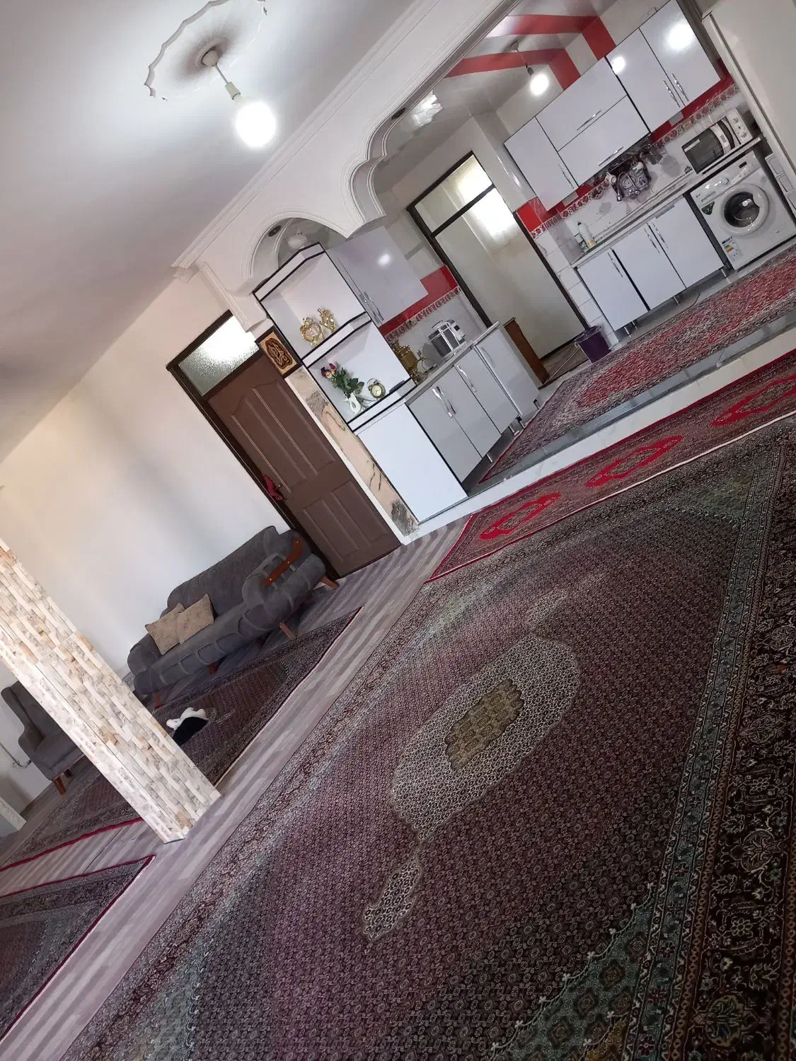 ساختمان دو طبقه بر بلوار 32متری کمربندی