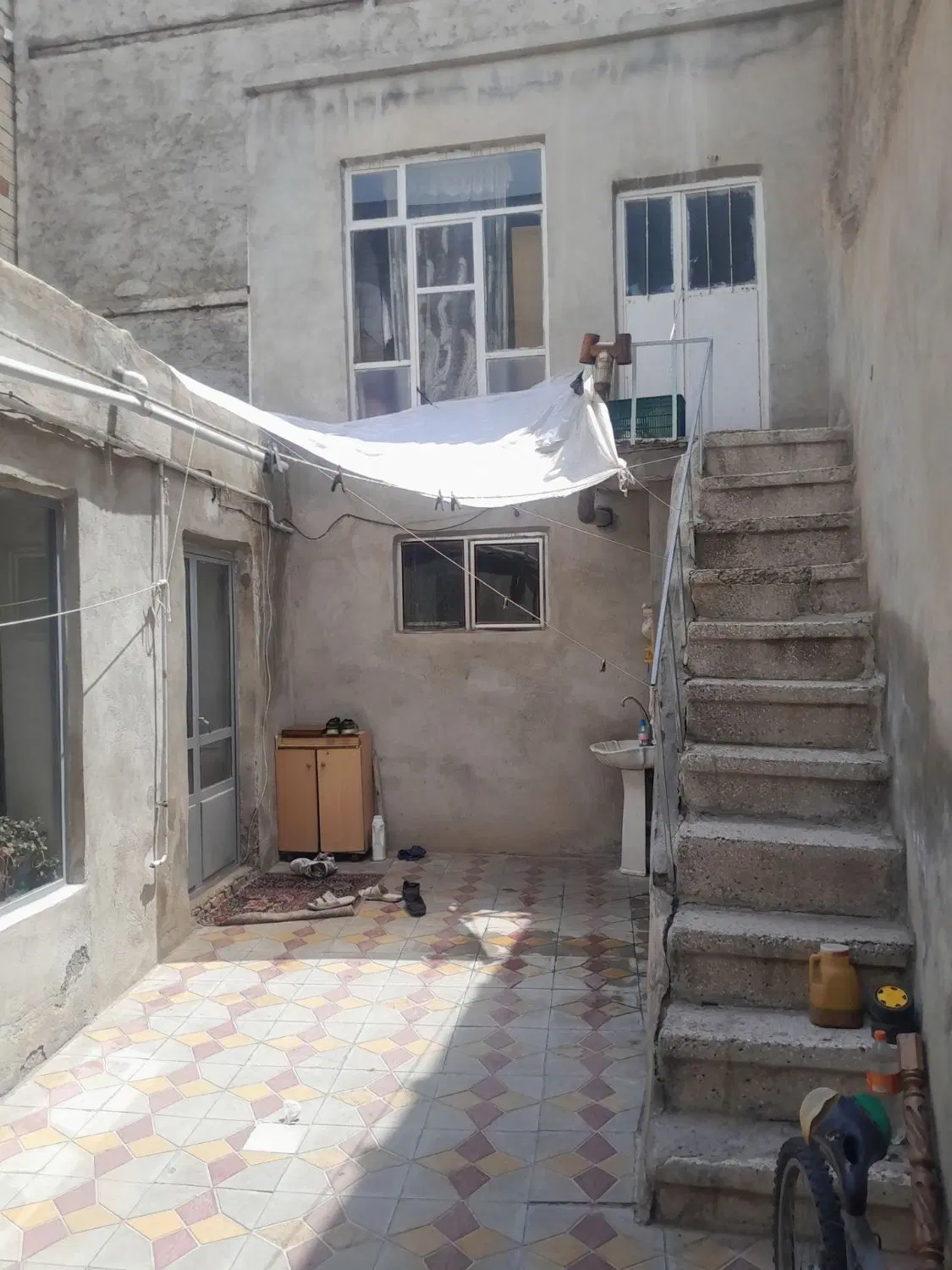 حیاط ۱۰۰ متری در قربانی