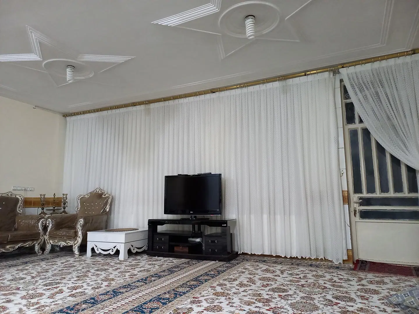 خانه اجره ای ۷۲ متری ، دو خوابه ، در مشیریه