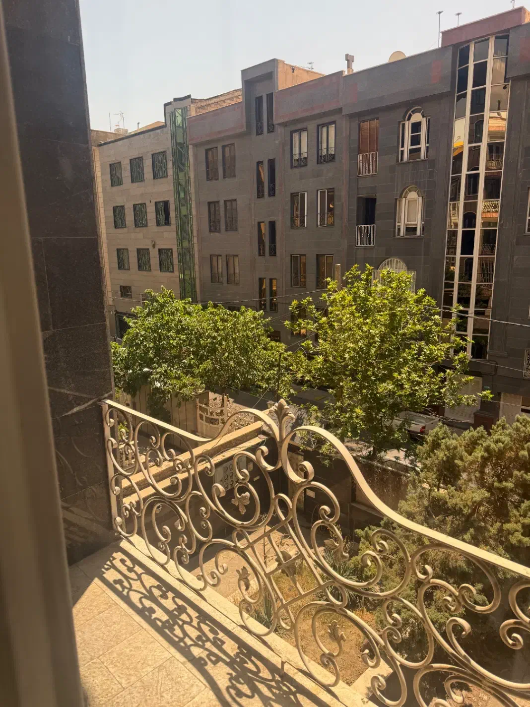 اجاره آپارتمان ۹۰ متری در باغ فیض