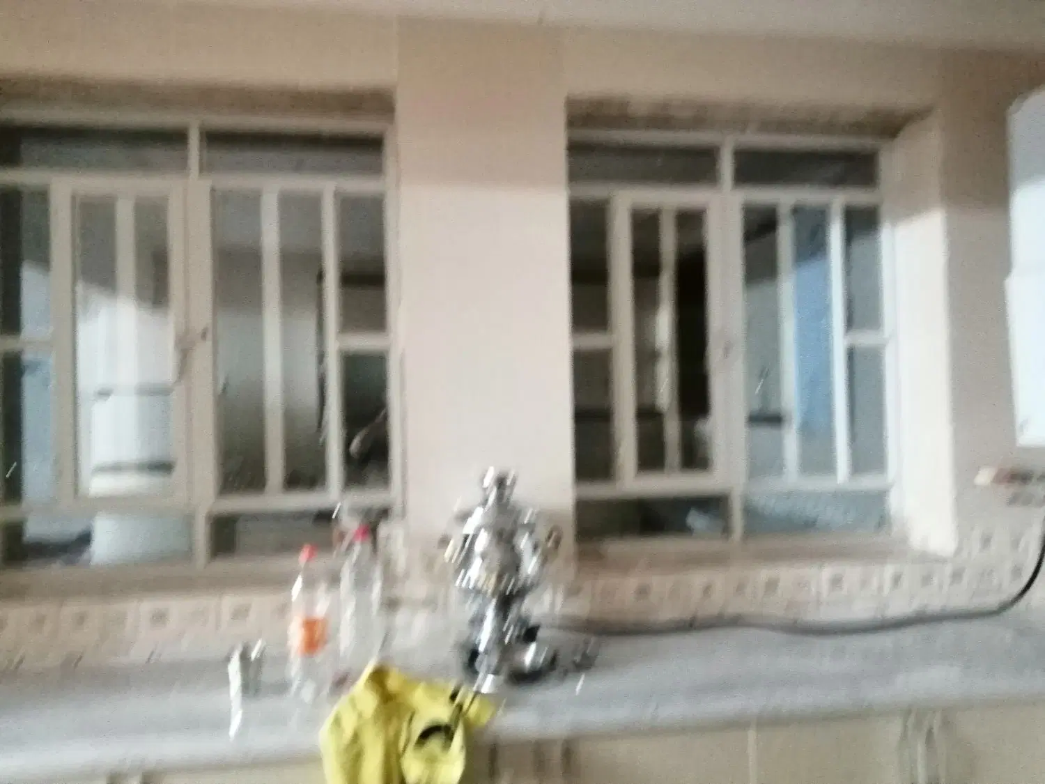 خانه دوطبقه نزدیک خیابان