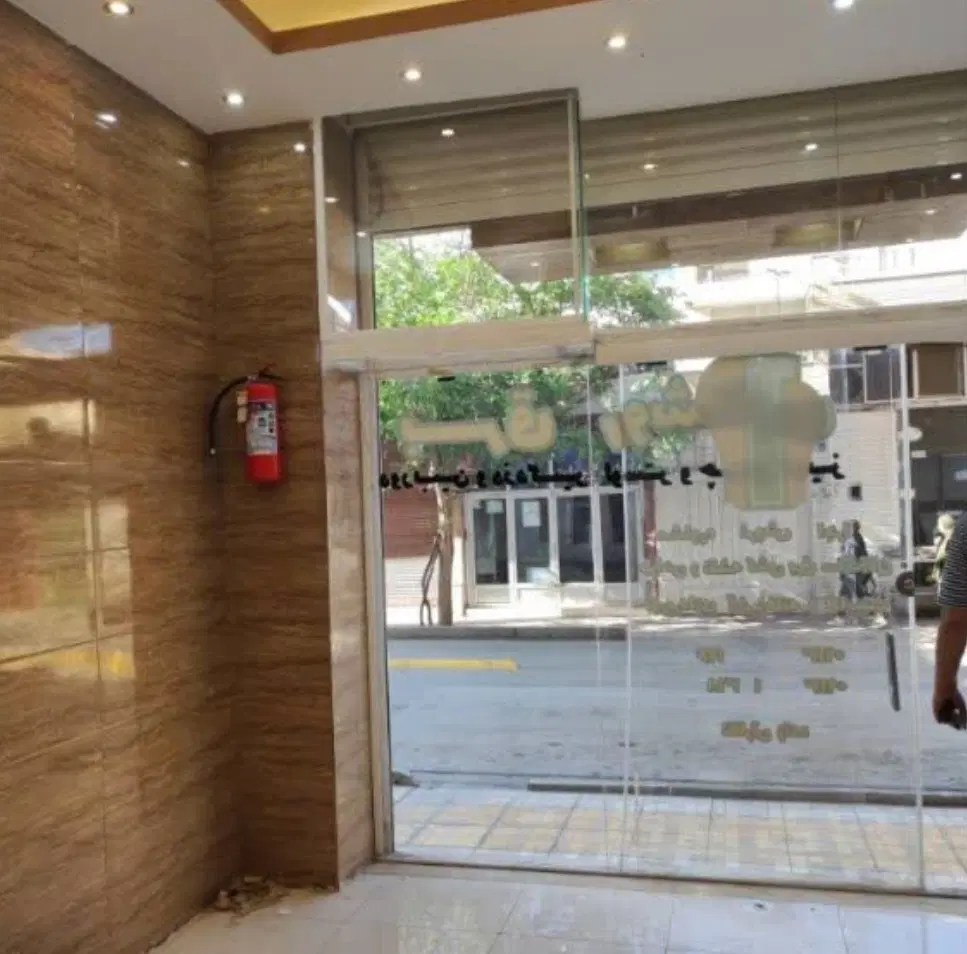 فروش یک باب مغازه شیک