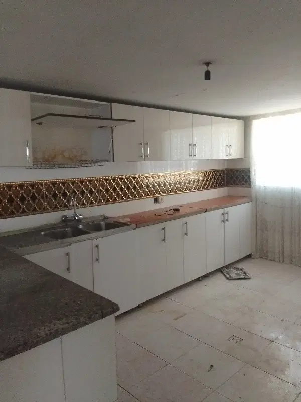 یک طبقه منزل ویلایی واقع دربهمن ۲۶نبش بشارت ۹