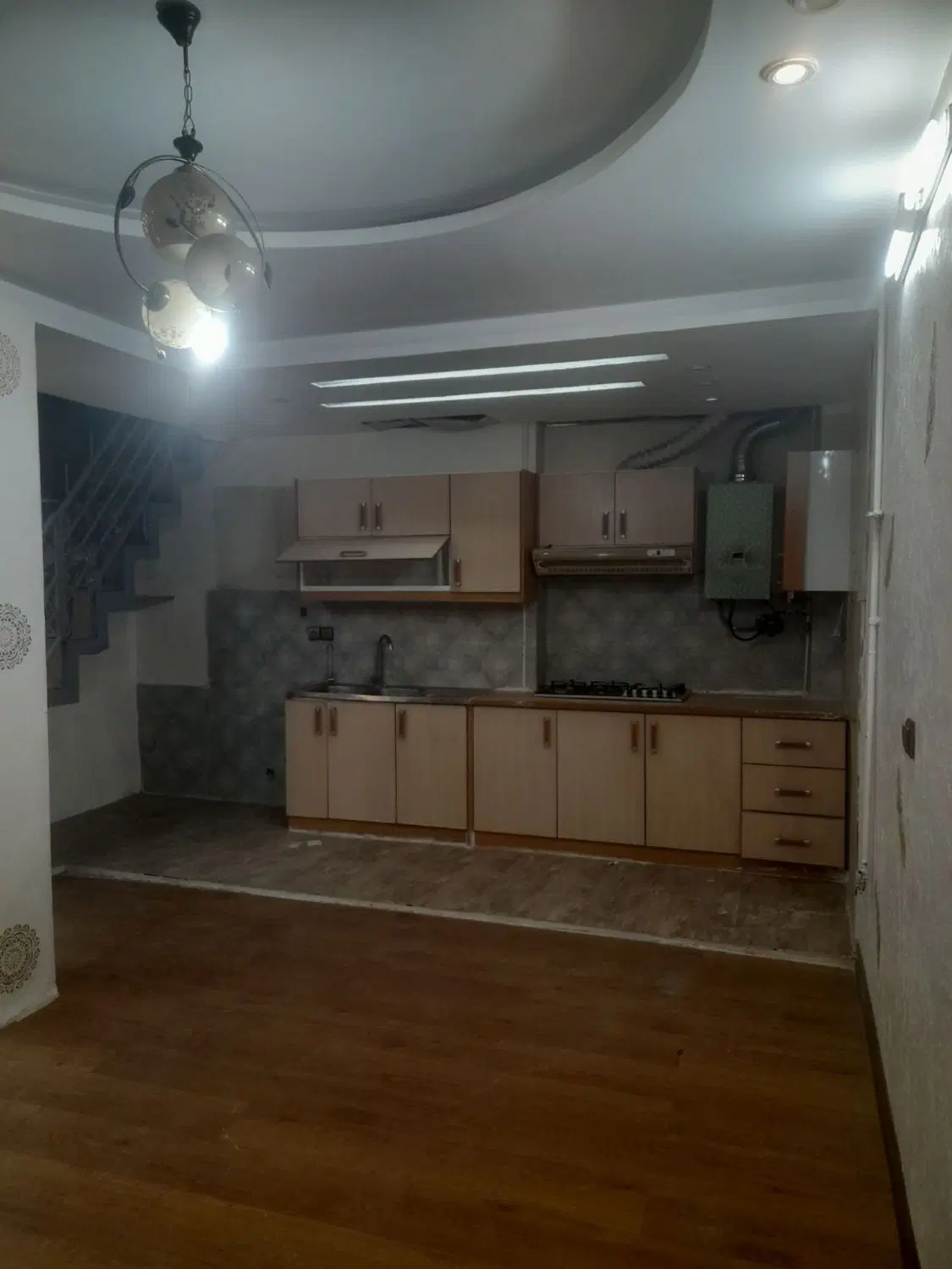 اجاره طبقه دوم خانه ویلایی