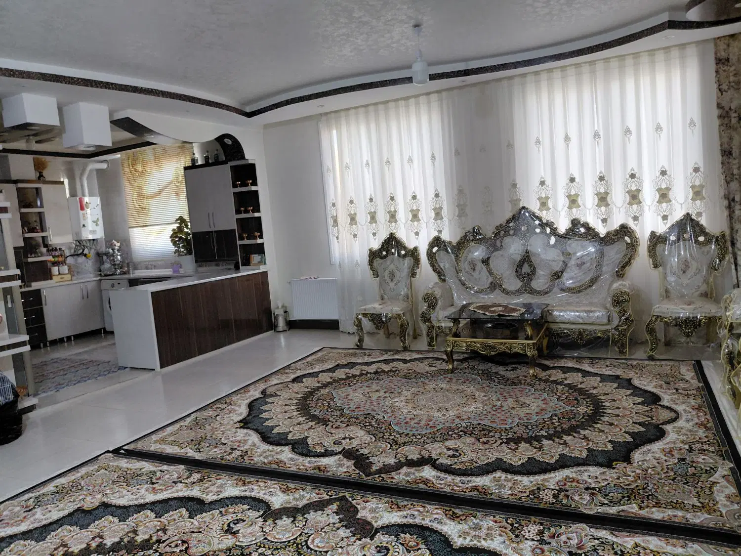 منزل گرگاب دوطبقه هست طبقه دوم میفروشم
