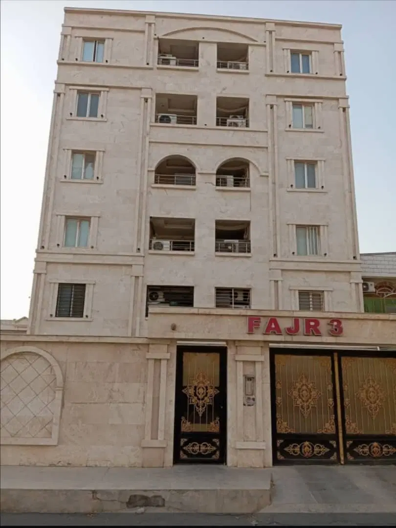 فروش اپارتمان طبقه چهارم در قلب بهارستان