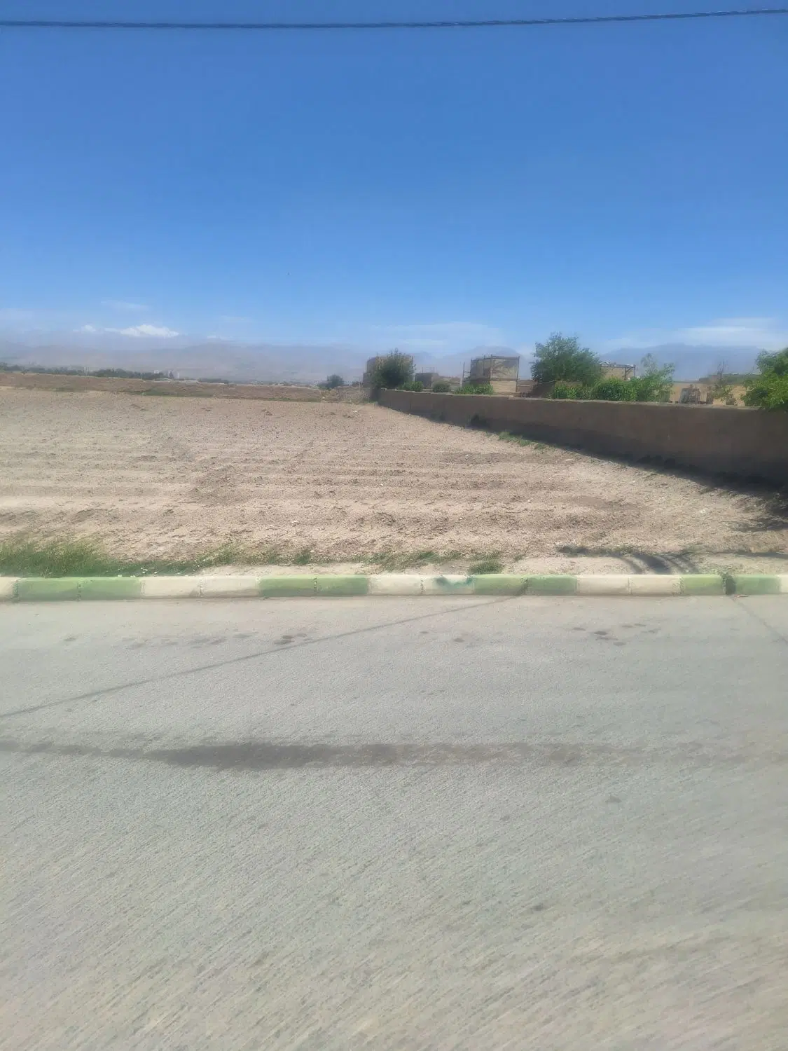 زمین بر خیابان۵ غربی