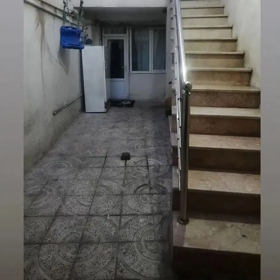 خانه کلنگی ۵۸ متر دوطبقه حیاط دار