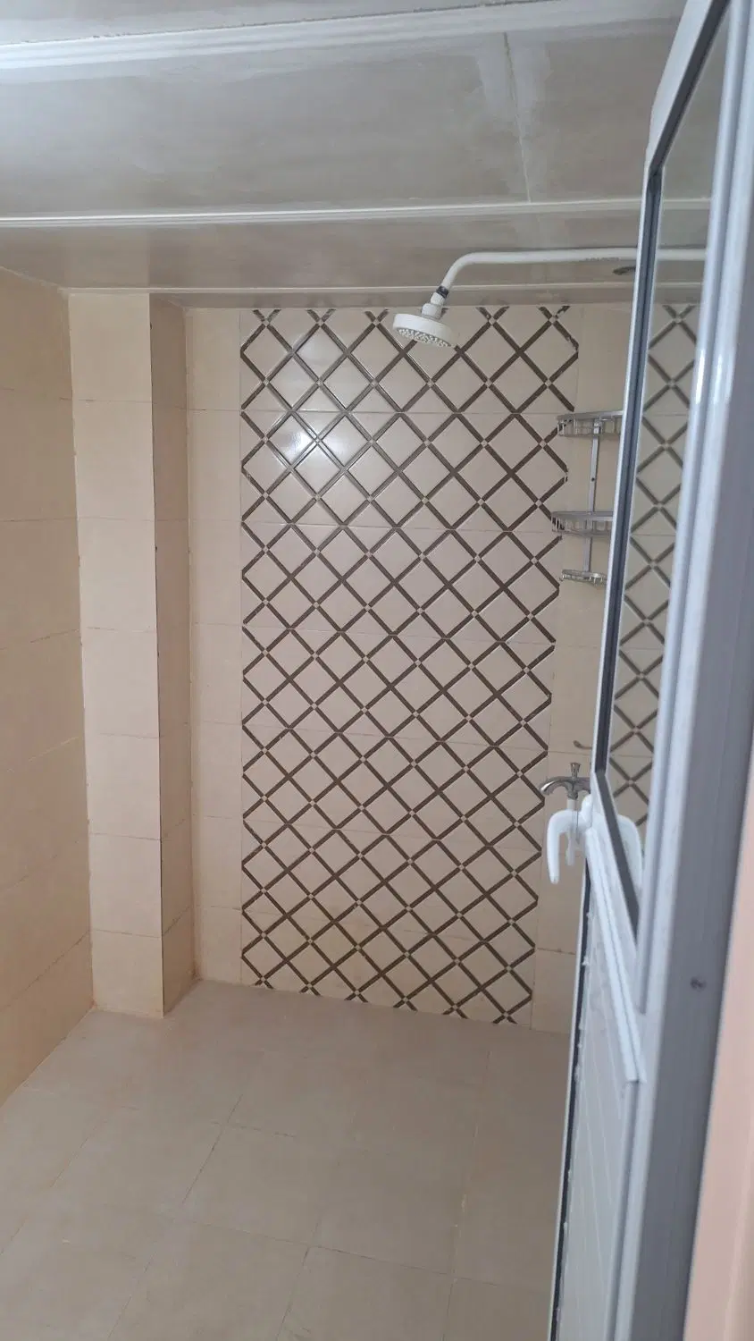 منزل شمالی همکف دو خواب   در فاز 4 ازادگان