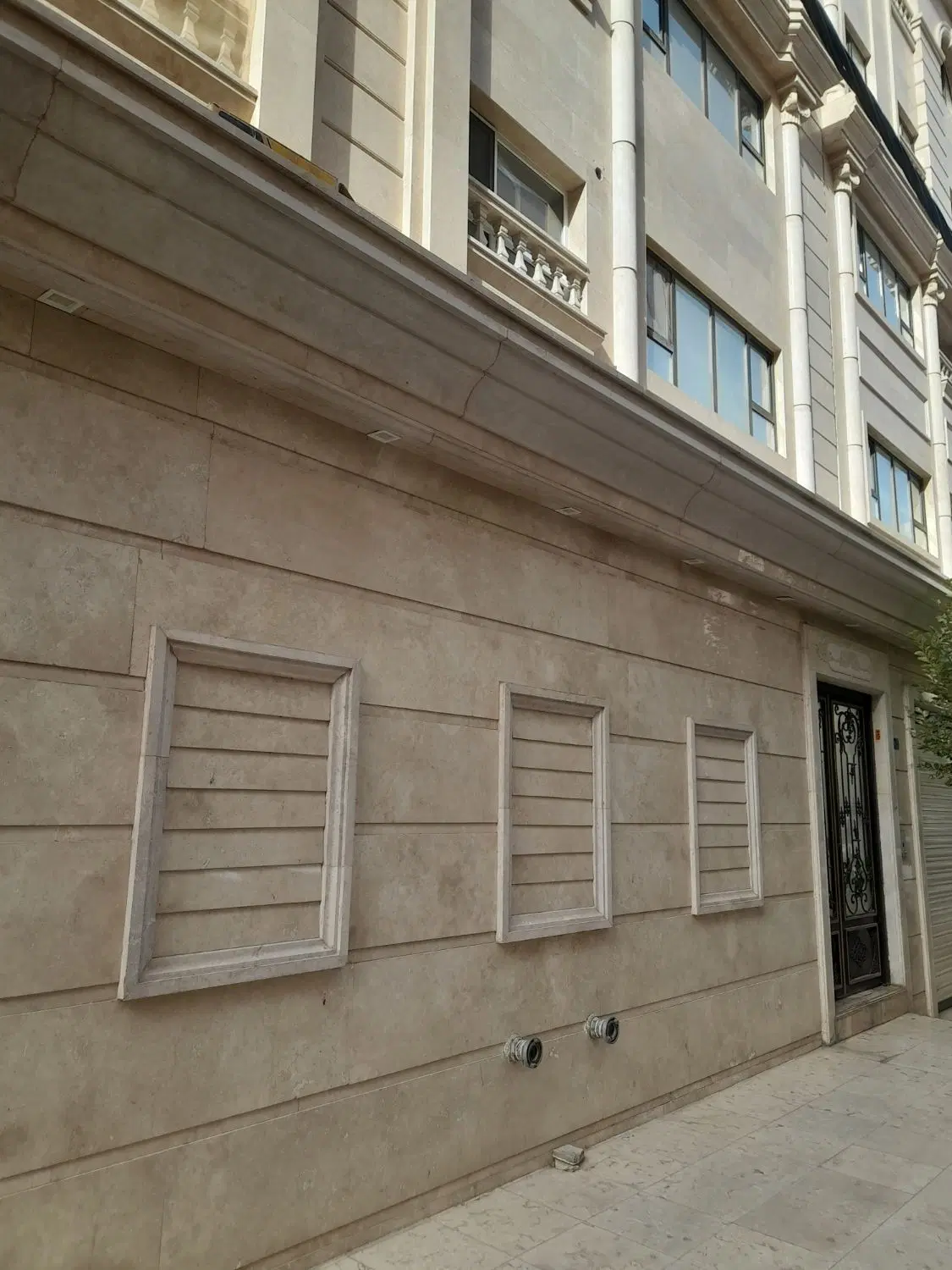 واحد مسکونی و اداری