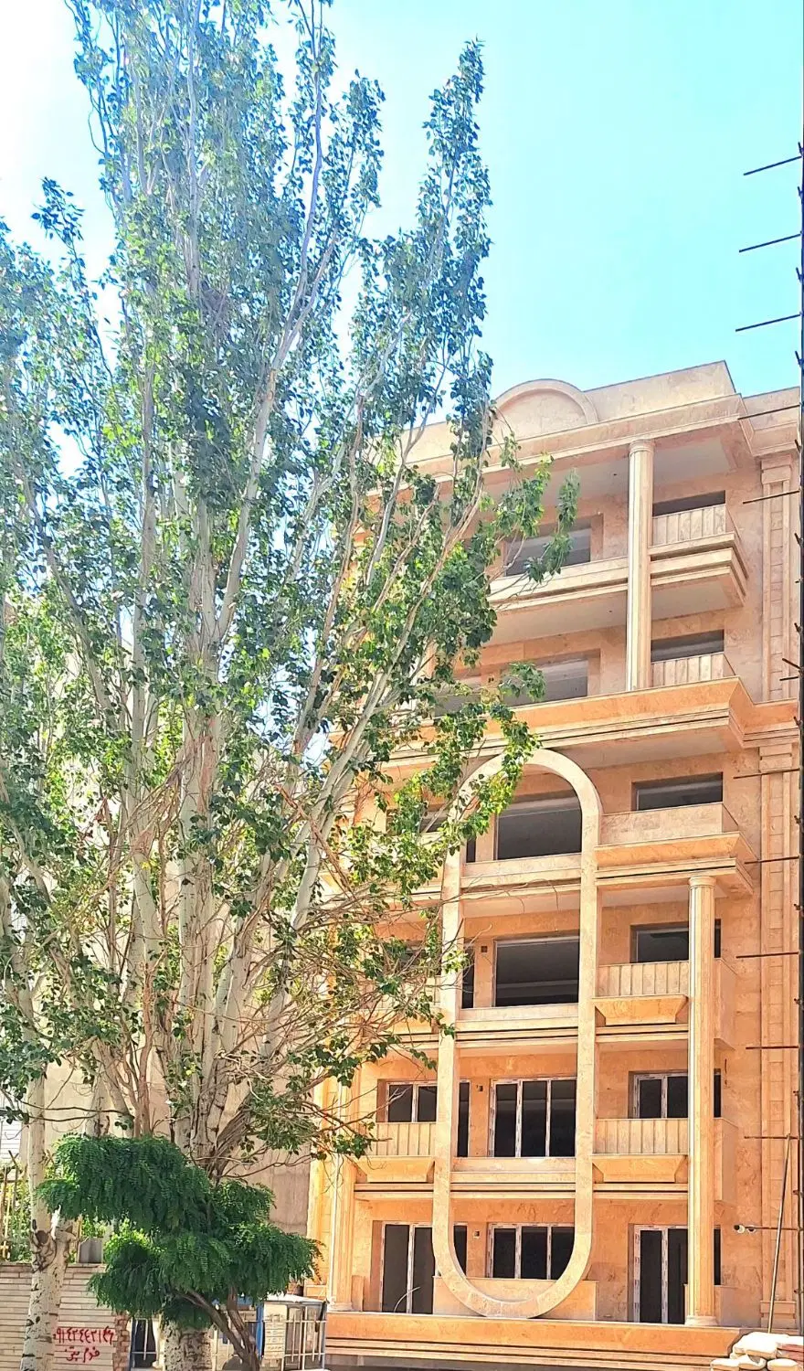 اپارتمان ۱۳۵ متری در مرزداران