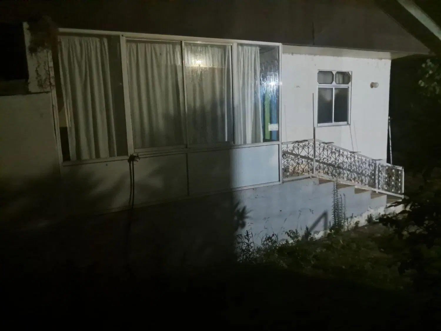 خانه ویلایی تروتمیز با حیاط ۴۰۰متر