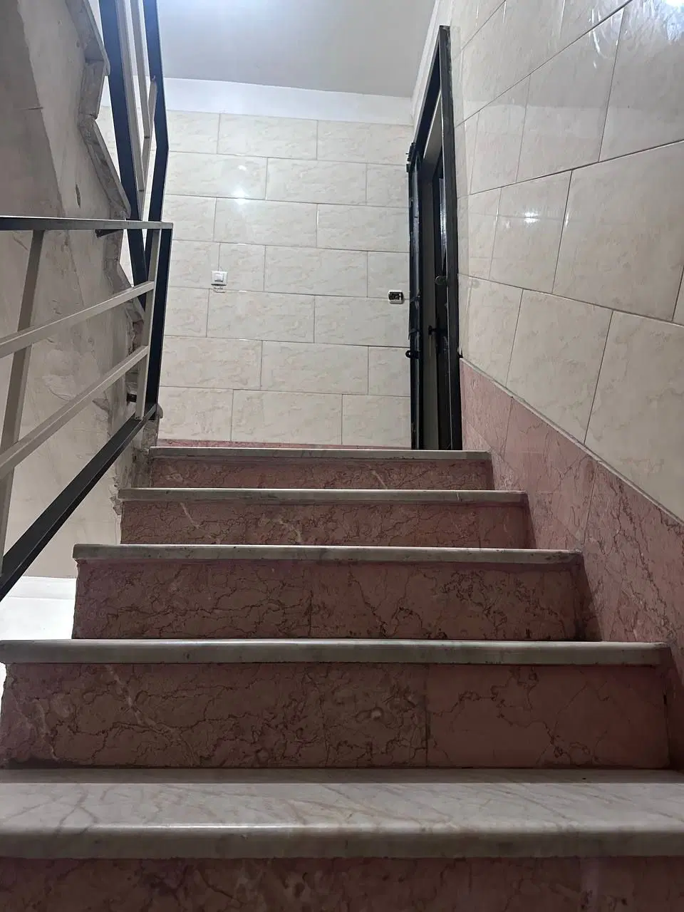 واحد فروشی اندیشه ۶۲