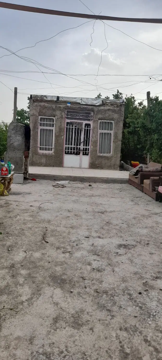باغ ۲۰ ساله چهار دیواری ۶۵۰ متری