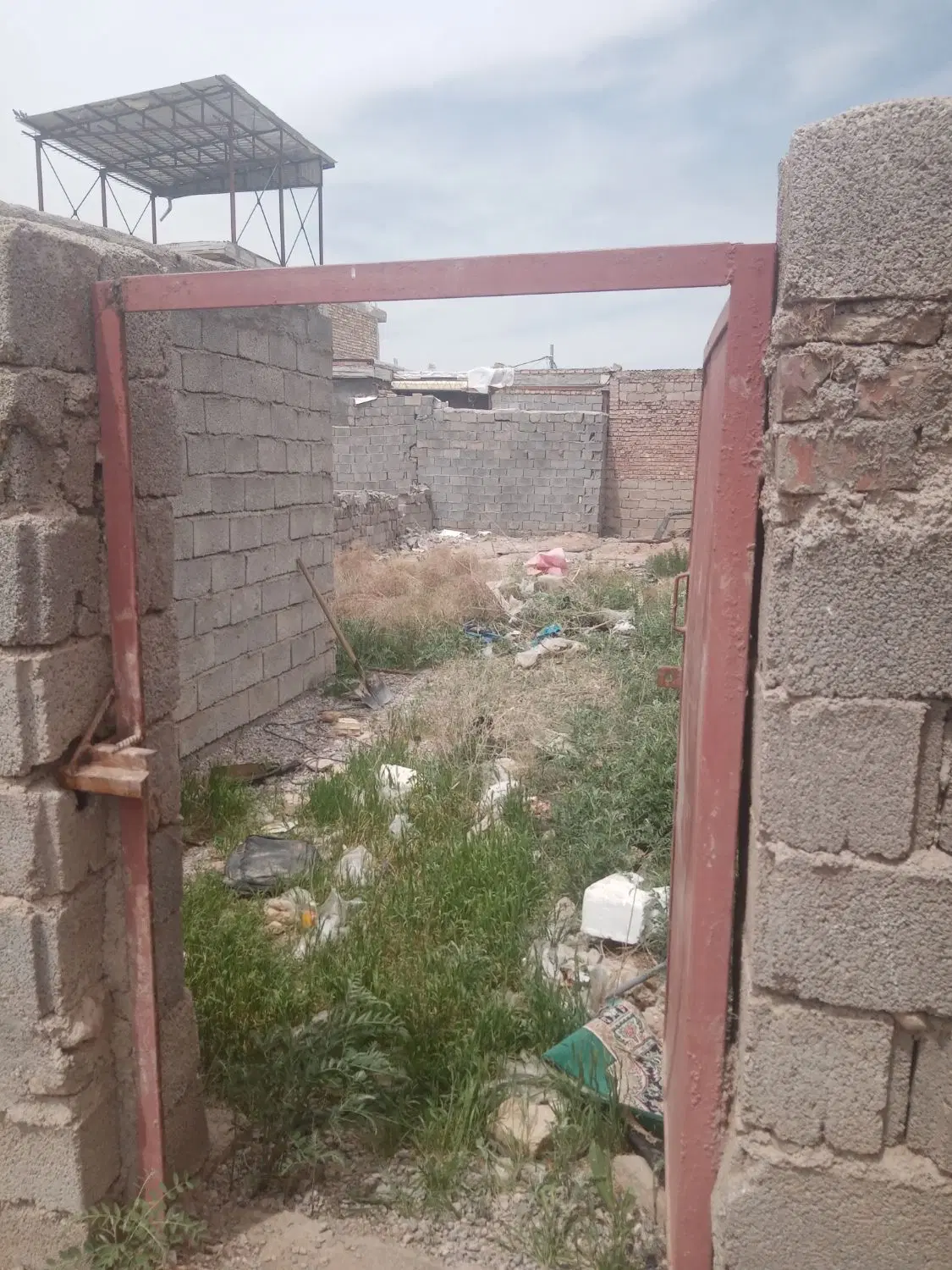 زمین در خیابان کازرونی کنار همت