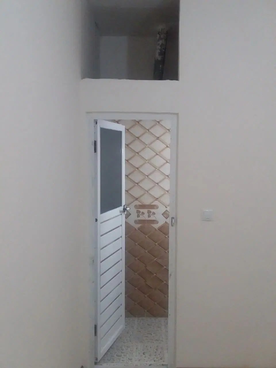 واحد آپارتمان همکف داخل کوچه 65متری2خواب