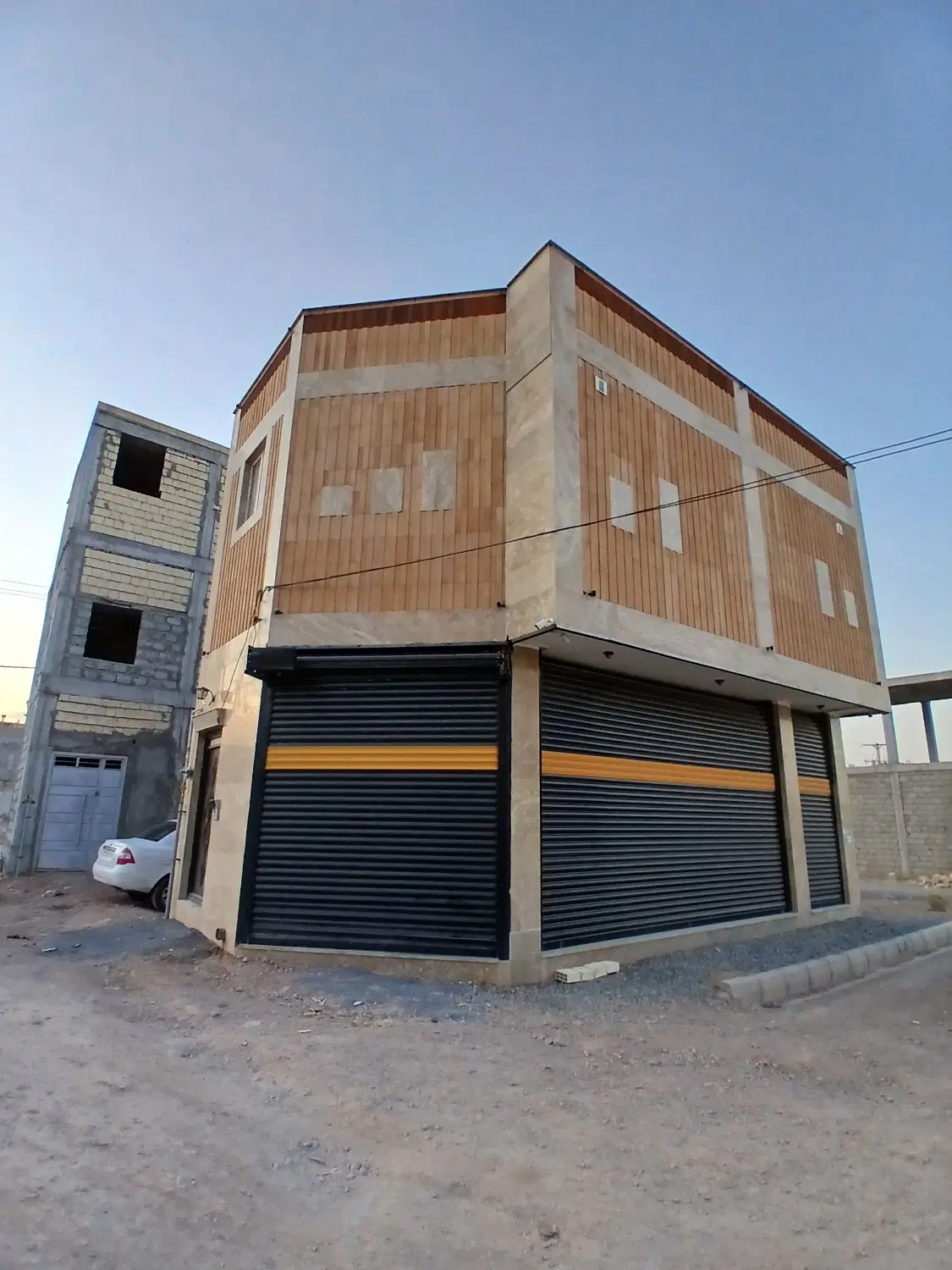 مغازه سه نبش و سویئت بازارچه اصلی (فرهنگیان)