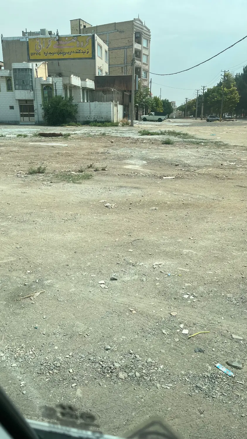 زمین سنددار بر جاده