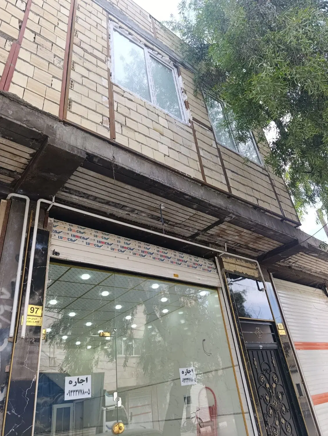 خانه 40 متر با مغازه