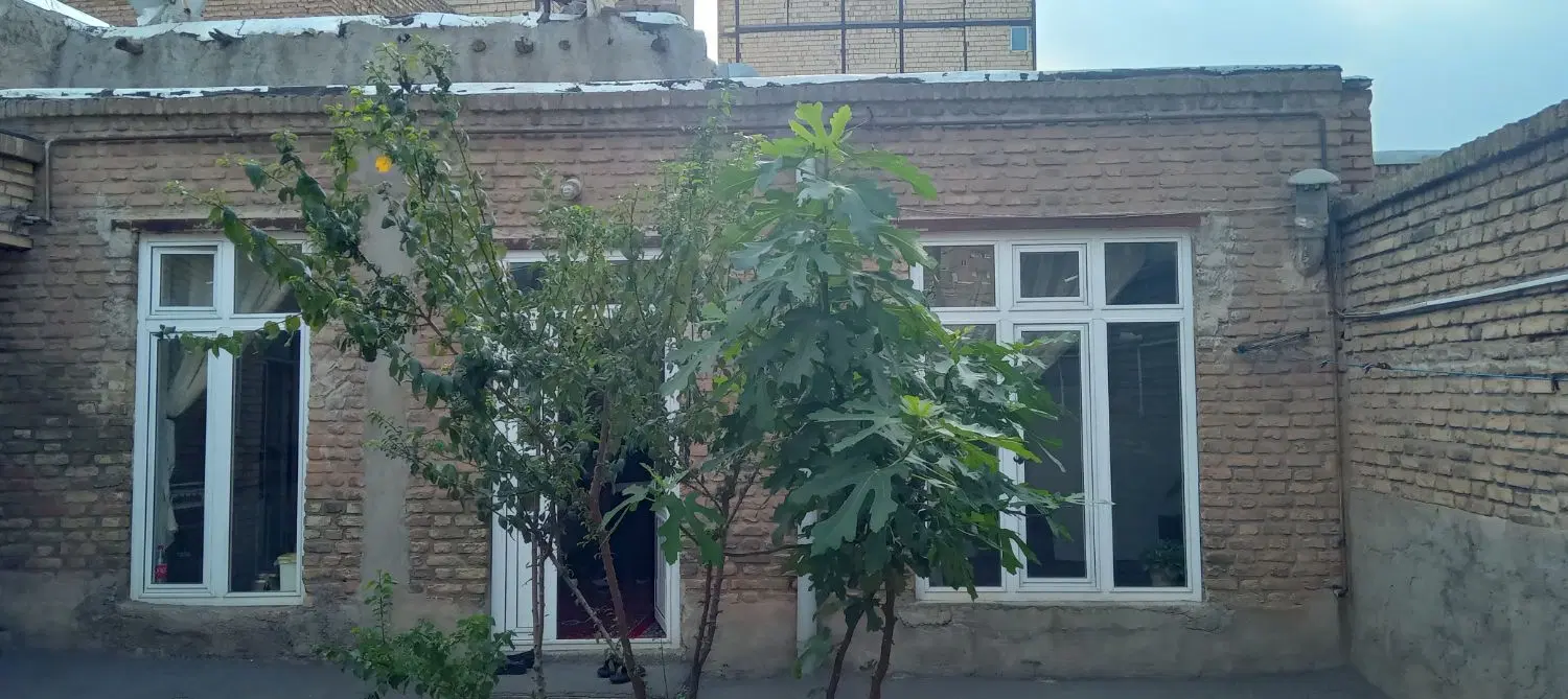 حیاط شهید اصمعی