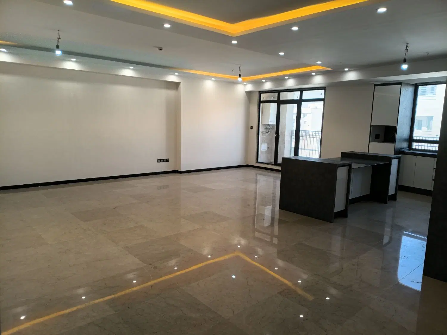 ۹۰ متر دو خواب با پارکینگ و آسانسور