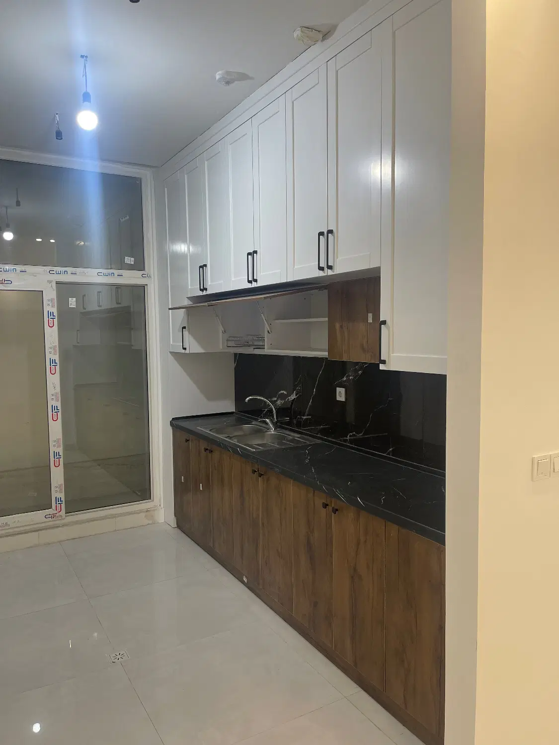 فروش آپارتمان نوساز ۱۰۵ متری دوخواب نزدیک حرم مشهد
