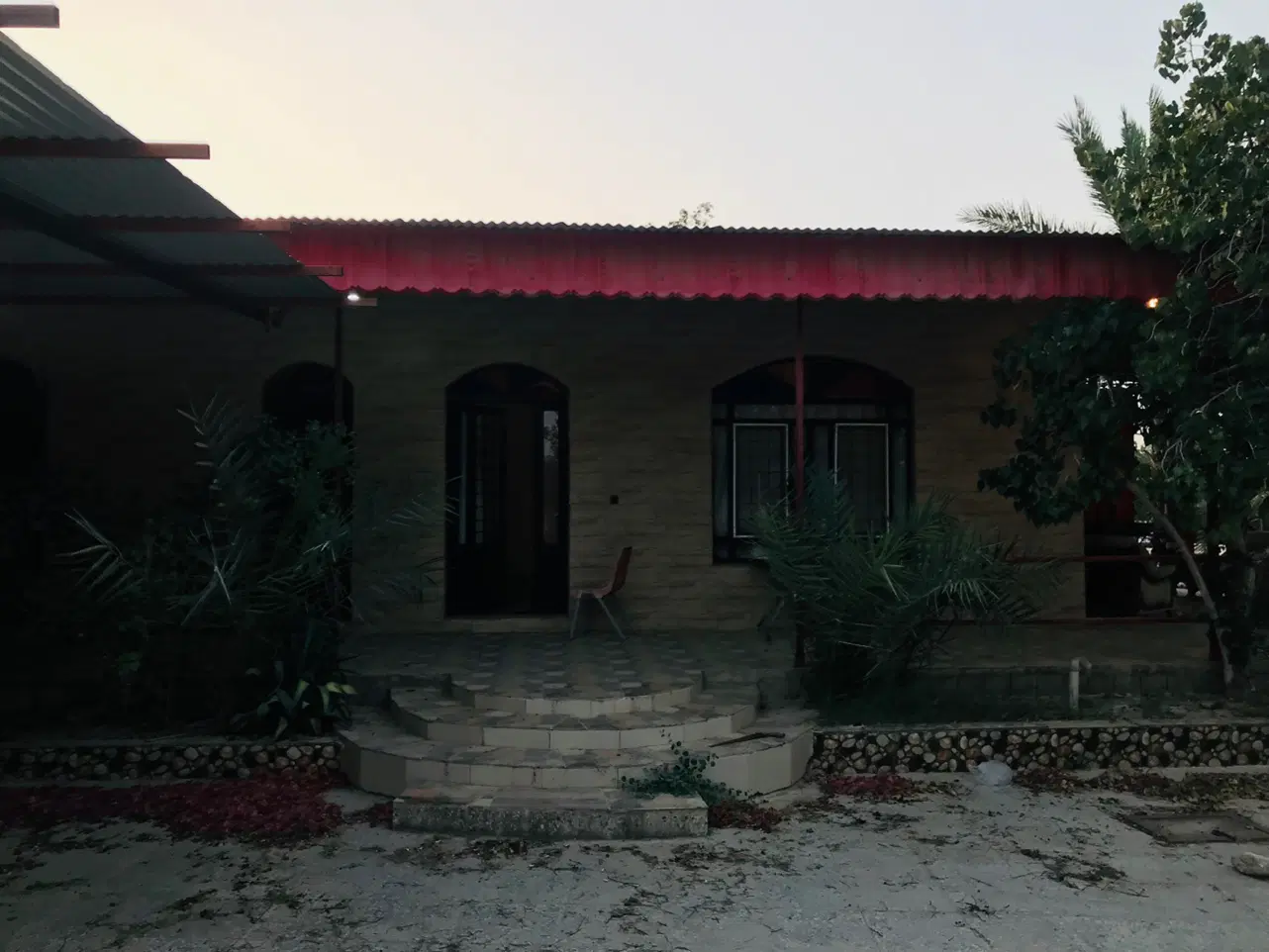 باغ ۱۰۵۰ متری تک خواب لوکیشن عالی کوچه غاربی