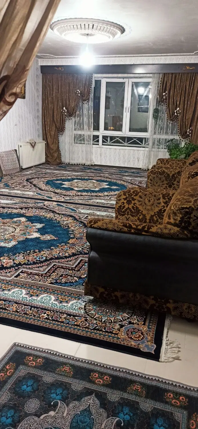 گلستان خوش نقشه