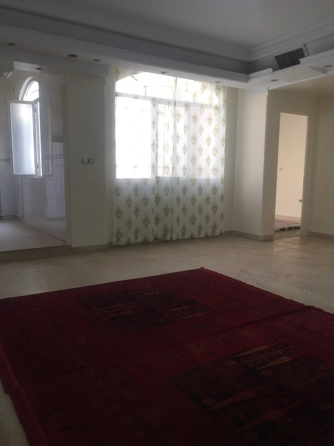 فروش آپارتمان ۶۹ متری طبقه چهارم دارای انباری