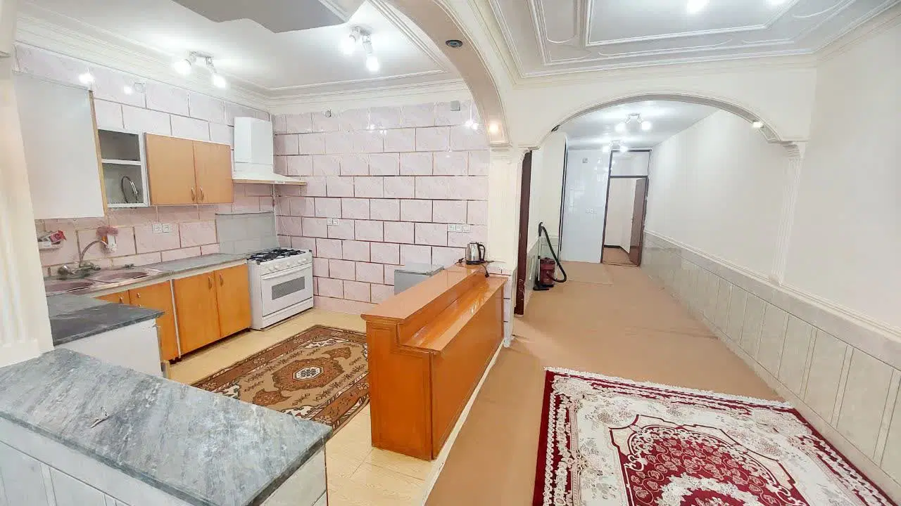 آپارتمان طبقه اول ۱۱۰ متر دو خواب