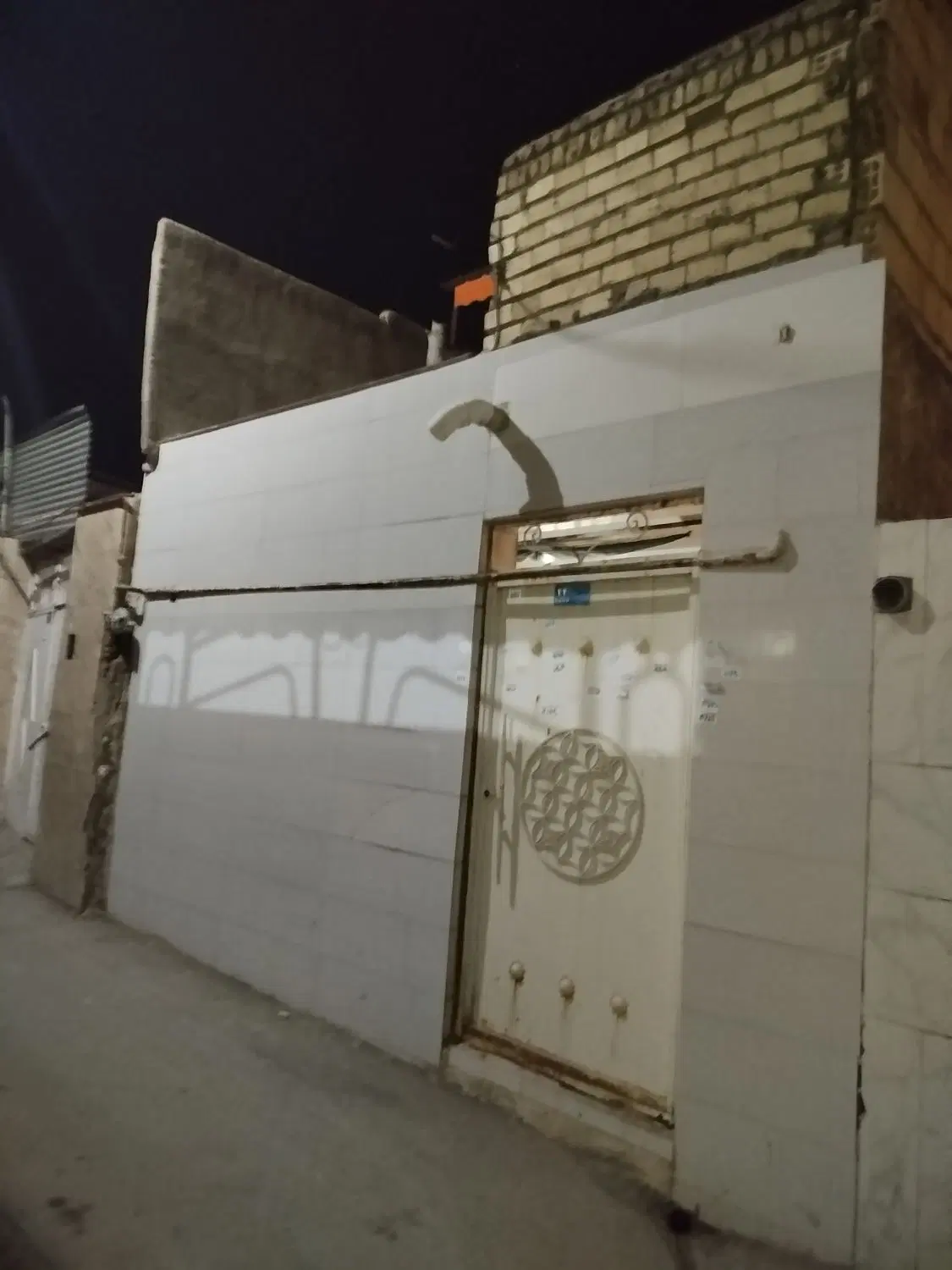 حیاط ۵۰ متری ویلایی دوبلکس