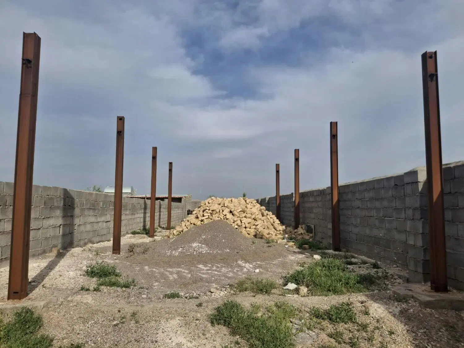زمین فروشی  روستای معین اباد.  ( فروش فوری)