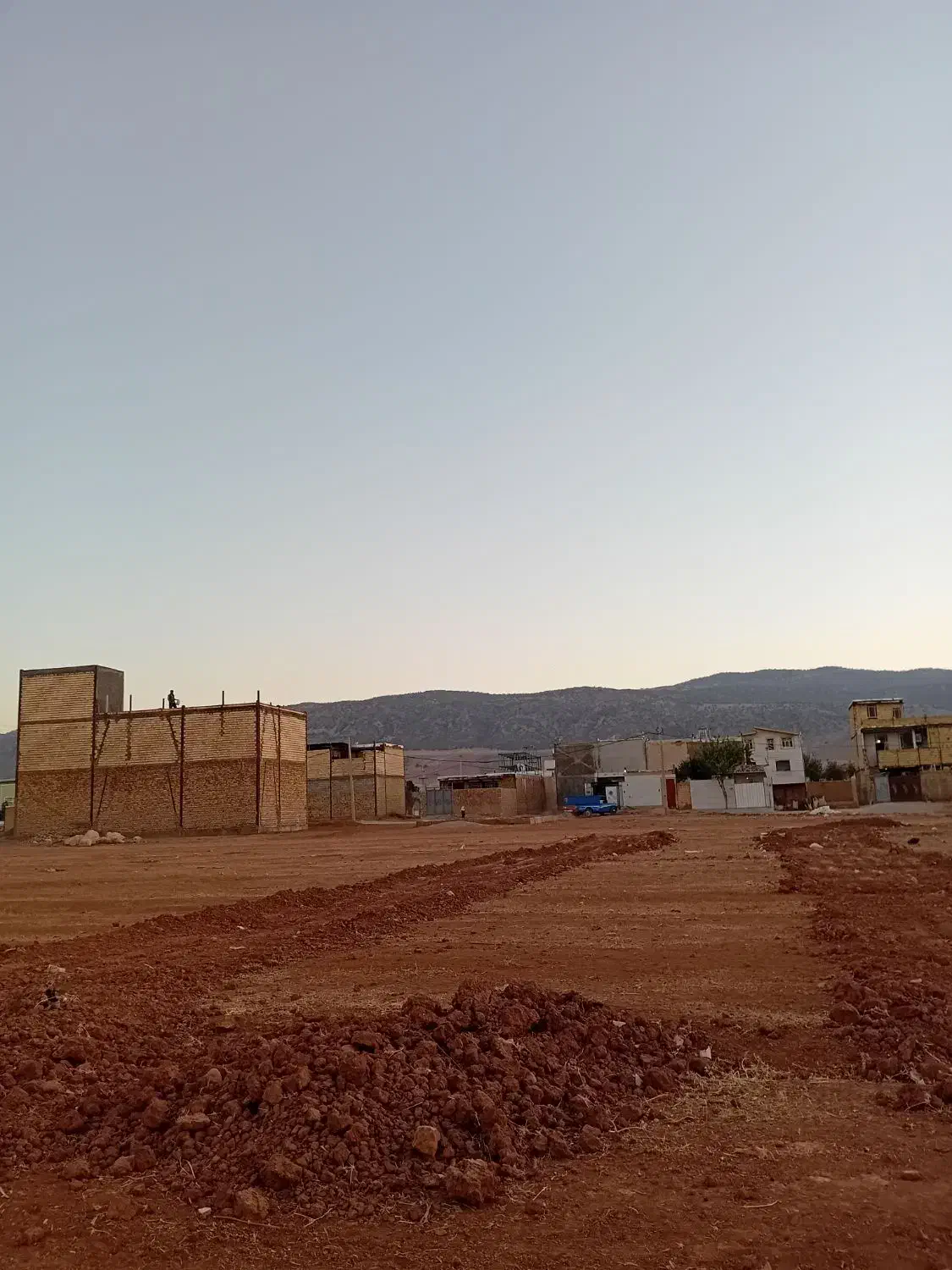 زمین وکلنگی