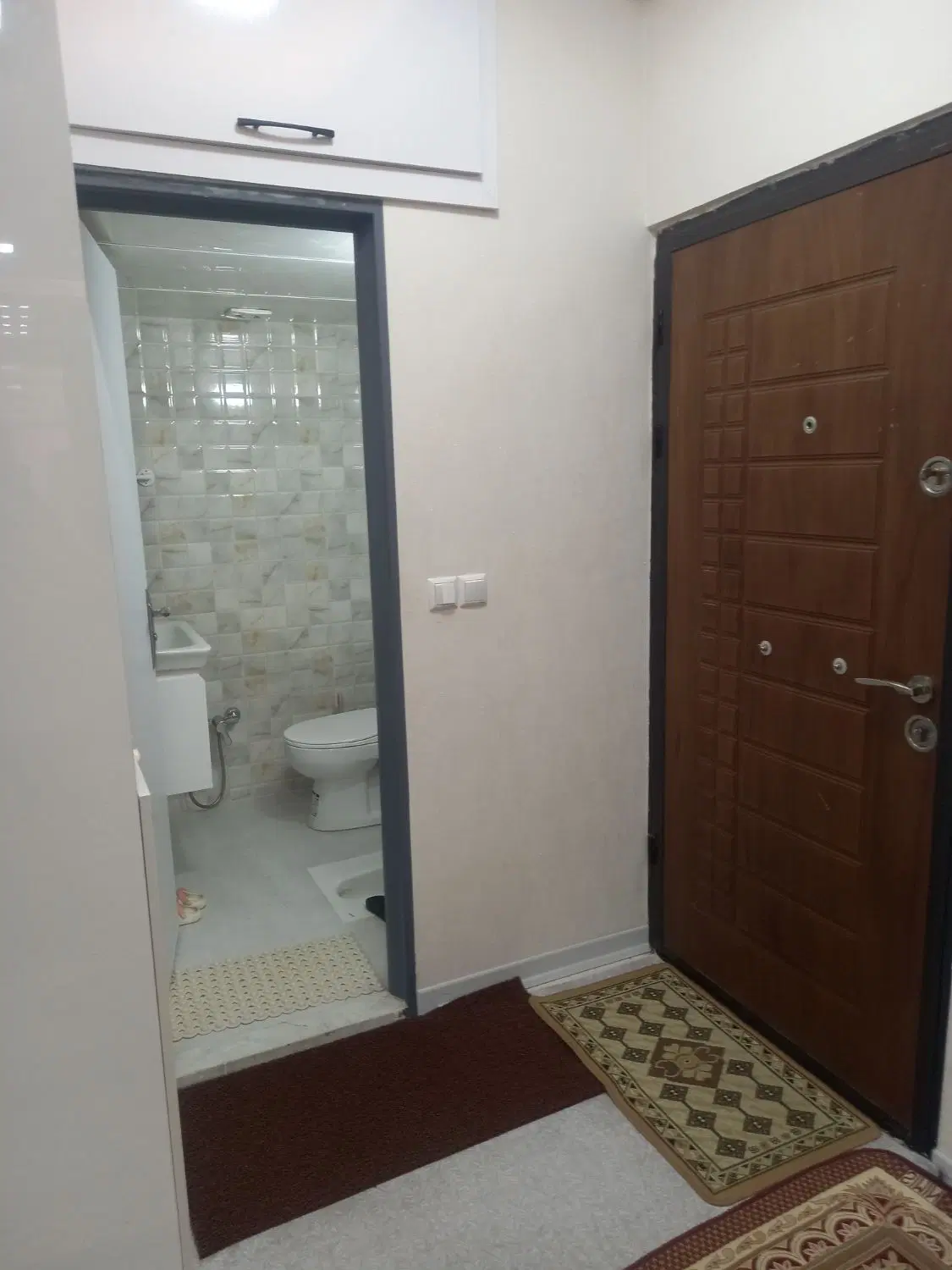 آپارتمان تک واحدی دارای حیاط اختصاصی