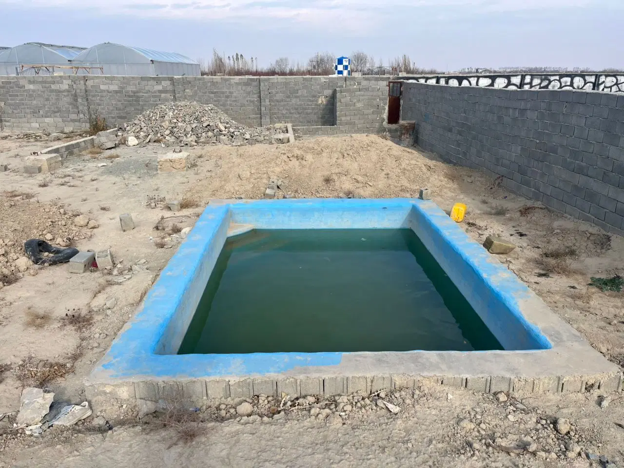 زمین باغی چهار دیواری