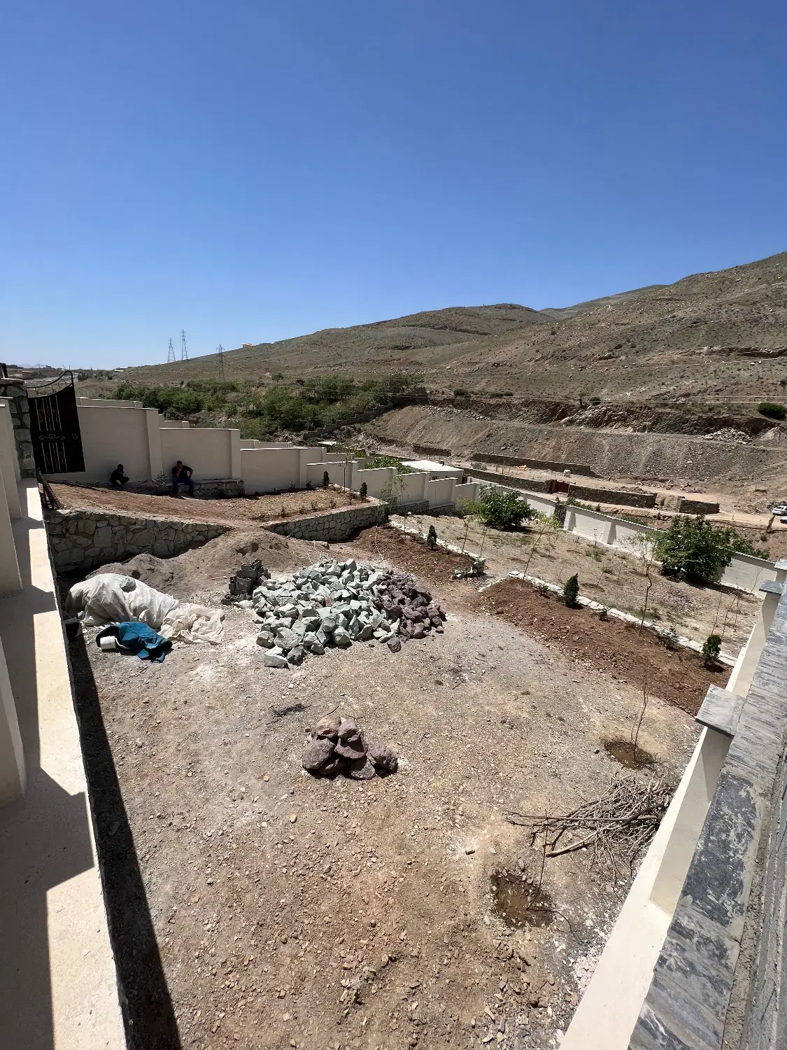 زمین فروشی به متراژ ۳۰۰ متر