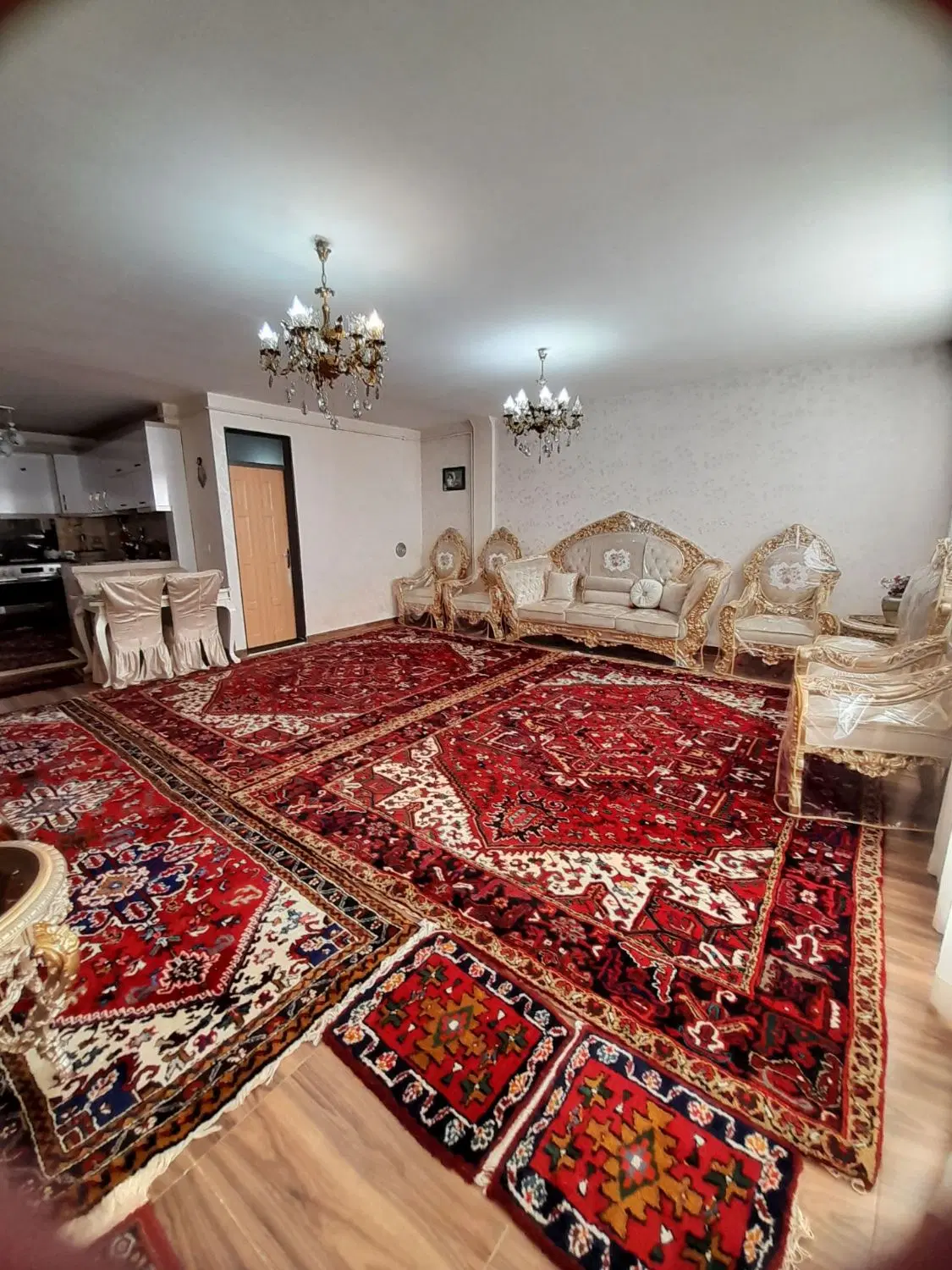 آپارتمان 75 عباسی