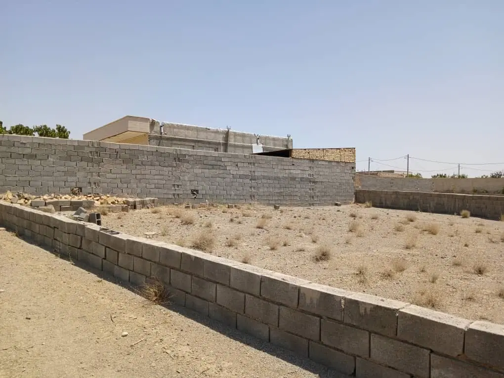 زمین چهار دیواری مسکونی