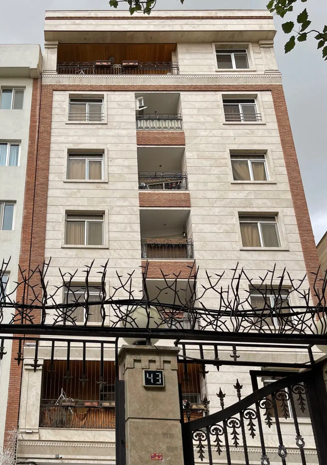 مسکونی ۱۰۵ متری شریعتی میثاق